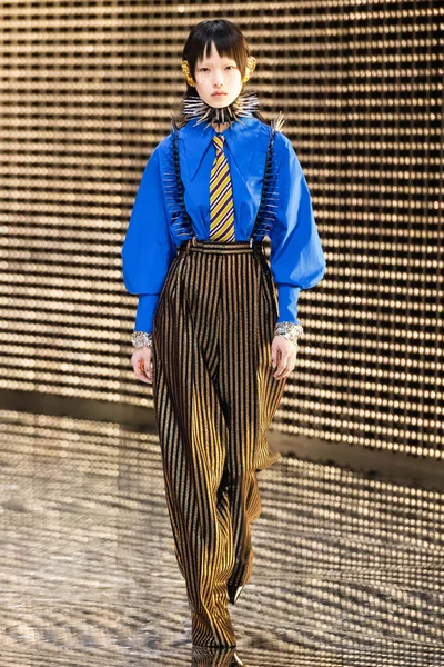 Look 76